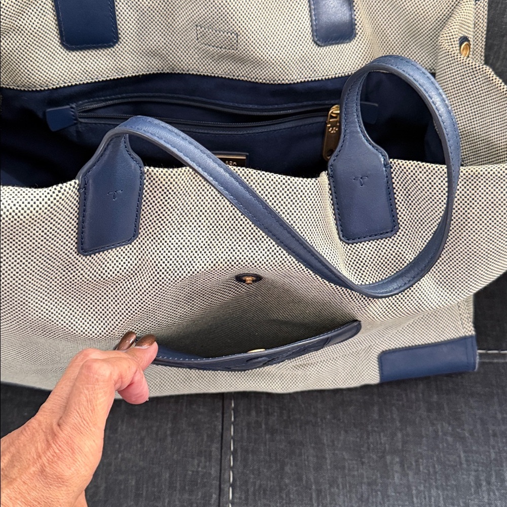 Tory Burch Navy and Cream Tote - Picture 5 of 5